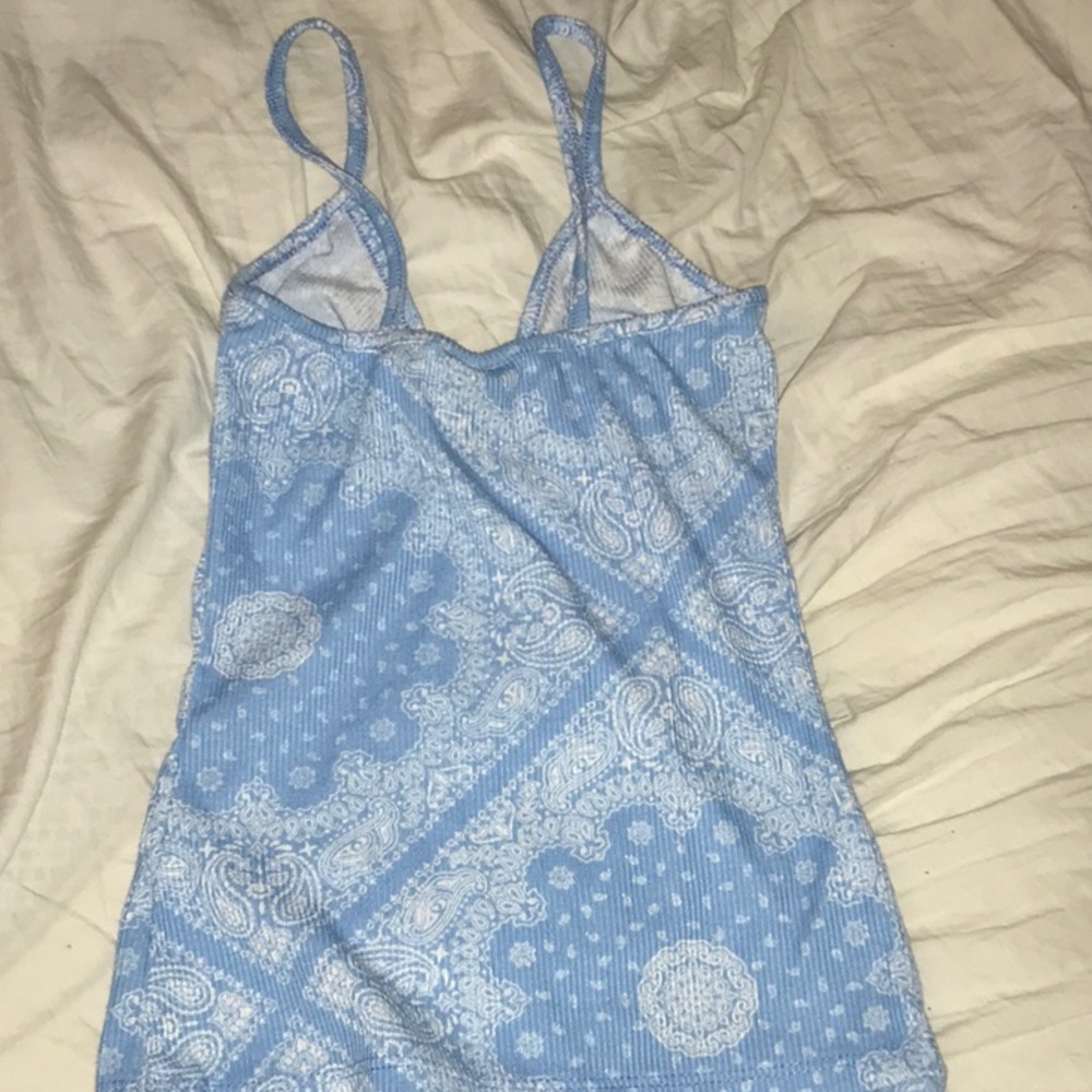 Flower Pattern Crop top - Picture 4 of 4